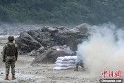 八字测试西藏军区某部高原峡谷实弹射击 锤炼实战能力